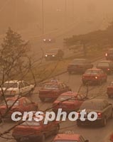 新疆哈密沙塵暴影響北京，環保部門加強源頭治理與預警